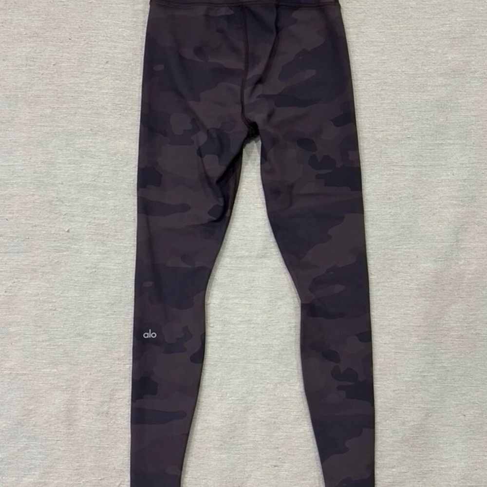 Alo Brown Camo Leggings